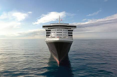 Queen Mary 2 at sea