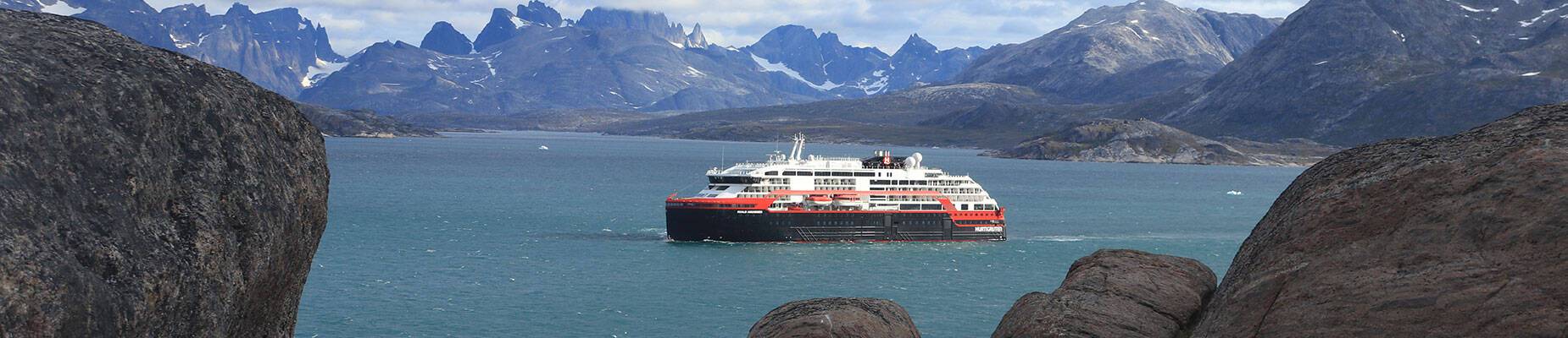 MS Roald Amundsen in Greenland