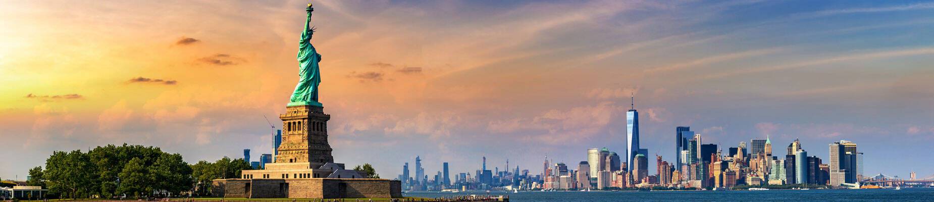 Panoramic image of New York skyline at sunset