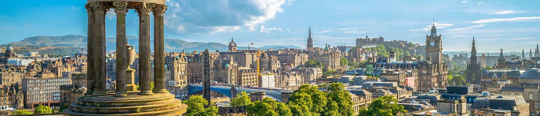 Panoramic view of Edinburgh