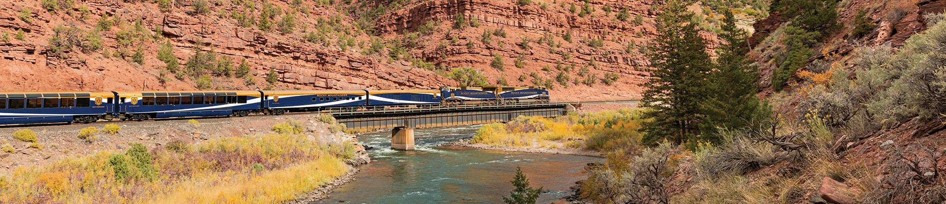 Rocky Mountaineer travelling on the Rockies to the Red Rocks route