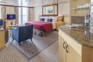 Queen Suite Bedroom, Queen Elizabeth, Cunard