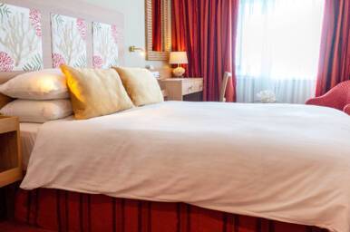 Superior Ocean View Cabin Bedroom, Balmoral, Fred. Olsen Cruise Lines