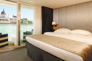 Single Balcony Suite , Scenic Pearl - Image based on Scenic Crystal, configuration may vary