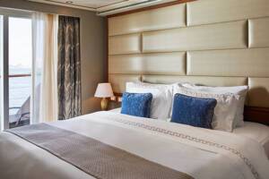 Owner's Suite Bedroom (O1), Silver Whisper