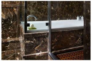 Silver Cloud Royal Suite Bathroom