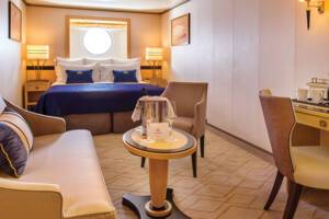 Britannia Oceanview Bedroom, Queen Mary 2, Cunard