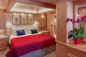 Master Suite Bedroom, Queen Victoria, Cunard