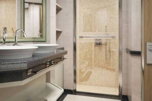 Silver Dawn Royal Suite Bathroom