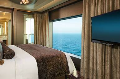 The Haven Deluxe Owner's Suite, Norwegian Escape