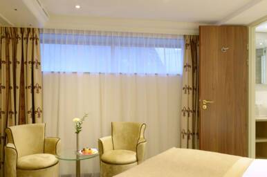 Superior Suite, Emerald Deck, MS Jane Austen, Riviera Travel