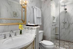 Suite Bathroom, Mekong Jewel, Uniworld