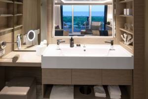 Aqua Sky Suite bathroom, Celebrity Apex