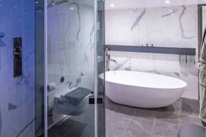 Bathroom, Panorama Suite (GP), Scenic Eclipse