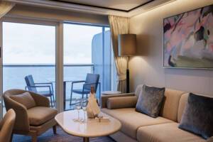 Silver Suite Lounge Area, Silver Ray