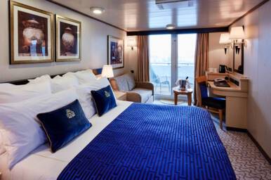 Britannia Balcony Bedroom, Queen Elizabeth, Cunard