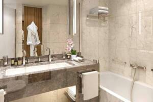 Veranda Suite, Bathroom, Seabourn Venture