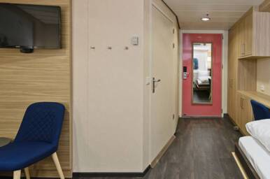 Polar Outside wheelchair accessible cabin, MS Richard With, Hurtigruten