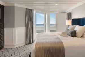 Owner's Suite, Bedroom, Regatta, Oceania Cruises