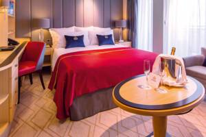 Princess Grill Bedroom, Queen Mary 2, Cunard