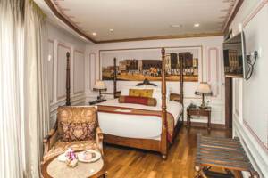 Heritage Suite Bedroom, Ganges Voyager II, Uniworld