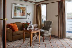 Medallion Suite Living Area (ME), Silver Whisper