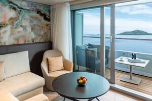 Living Area, Spa Suite (S), Scenic Eclipse