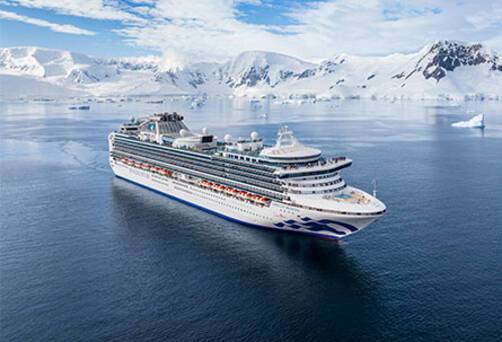 Sapphire Princess in Charlotte Bay