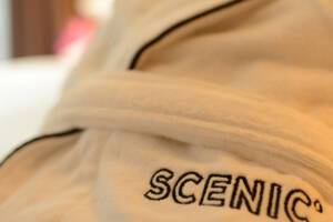 Standard Suite (E), Dressing Gown, Scenic Jewel