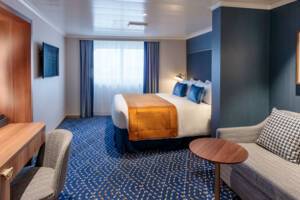 Britannia Oceanview Bedroom, Queen Anne, Cunard