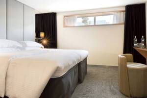 Bedroom, Standard Suite, Scenic Azure