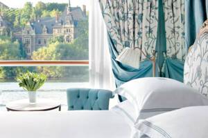 Bedroom, French Balcony (FB), S.S. Antoinette