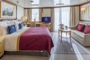 Queen Suite Bedroom, Queen Elizabeth, Cunard