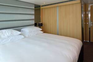 Bedroom, Riverview Suite (C1), Scenic Azure