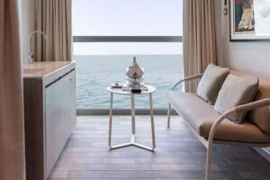 Deluxe Veranda Suite