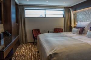 Standard Suite, Emerald Deck, MS Oscar Wilde, Riviera Travel