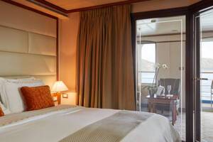 Medallion Suite Bedroom (ME), Silver Whisper