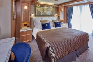 Grand Suite Bedroom, Queen Elizabeth, Cunard