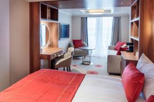 Princess Grill Bedroom & Lounge Area, Queen Anne, Cunard - Image based on a P2 grade, configuration may differ