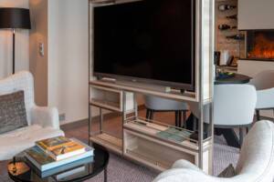 Expedition Suite Living Area (MB), MS Roald Amunden, HX Expeditions