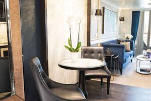 Regent Explorer, Penthouse Suite (C)