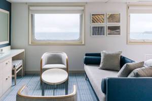 Darwin Suite (DS) Living Area, MS Santa Cruz II, HX