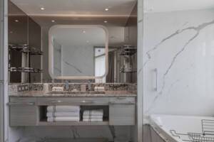 Grand Suite Bathroom