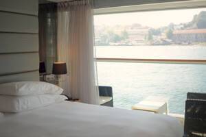 Bedroom, Balcony Suite (B), Scenic Azure