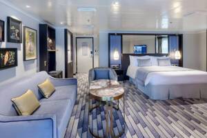 Queens Suite Bedroom & Lounge Area, Queen Anne, Cunard