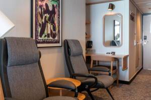 Polar Outside (RR), MS Roald Amundsen, HX Expedition