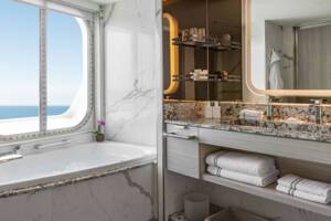 Grand Suite Bathroom, Silver Ray