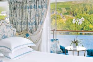 Bedroom, Deluxe Balcony (DB), S.S. Antoinette