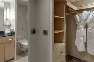 Princess Grill Bathroom & Wardrobe, Queen Mary 2, Cunard