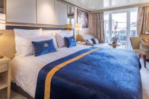 Britannia Balcony (Obstructed View) Bedroom, Queen Mary 2, Cunard - Image based on a DB grade, configuration may differ